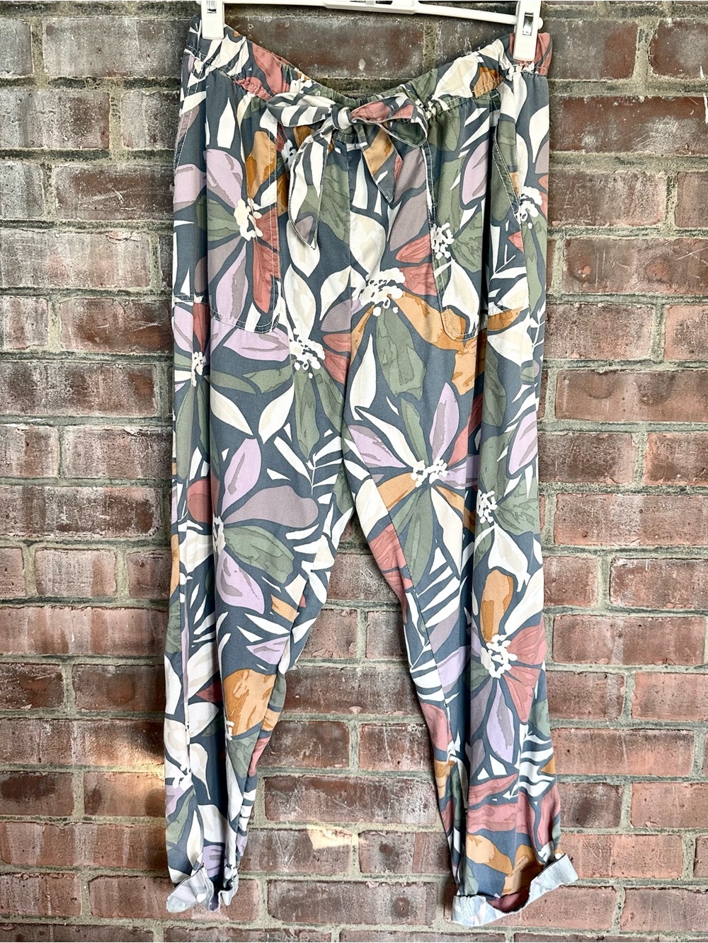 Floral Pants w/ Tie-Waist by Nicole Miller NYC